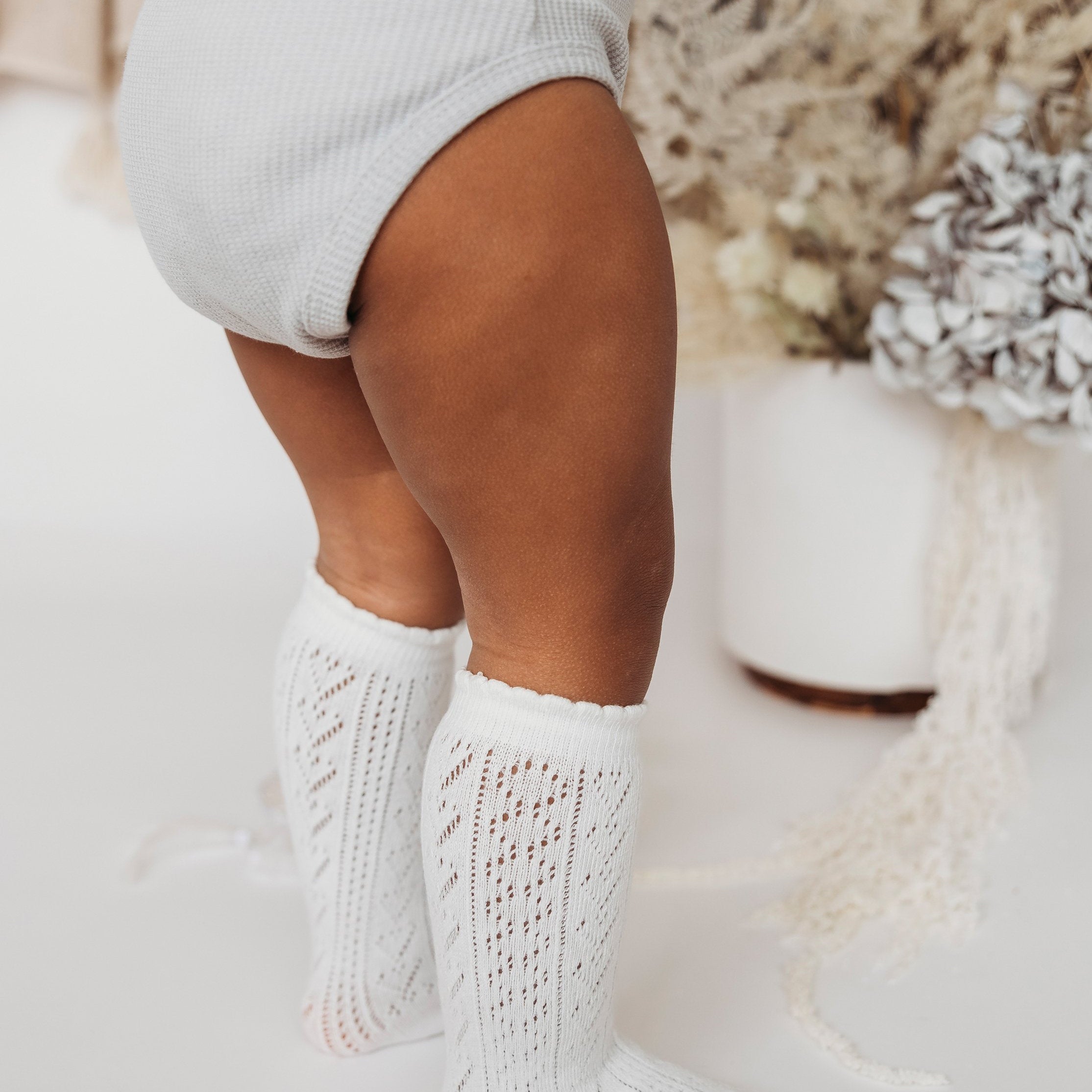 Sweet Love Pattern Mesh Knee-High Socks - White